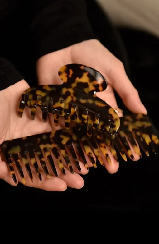 Wide Tooth Styling Comb - Classic